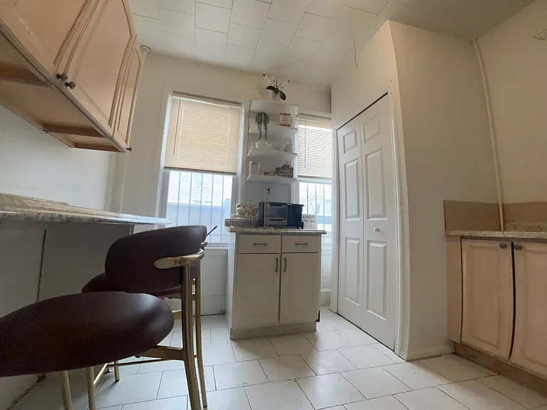 133 Lake St #4 — Photo 1