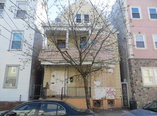 40 Hawkins St, Newark, NJ 07105