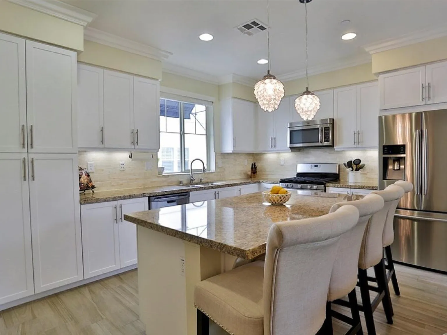2 bed, 2.5 bath, 1464 sqft, $4,000 — Photo 1