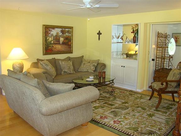 5th image of 6327 Colonial Dr