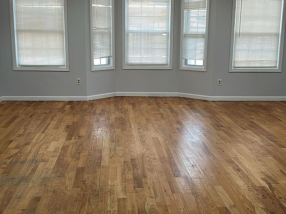 3rd image of 207 South St Floor 2