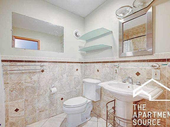 5th image of 1770 W Wrightwood Ave #1
