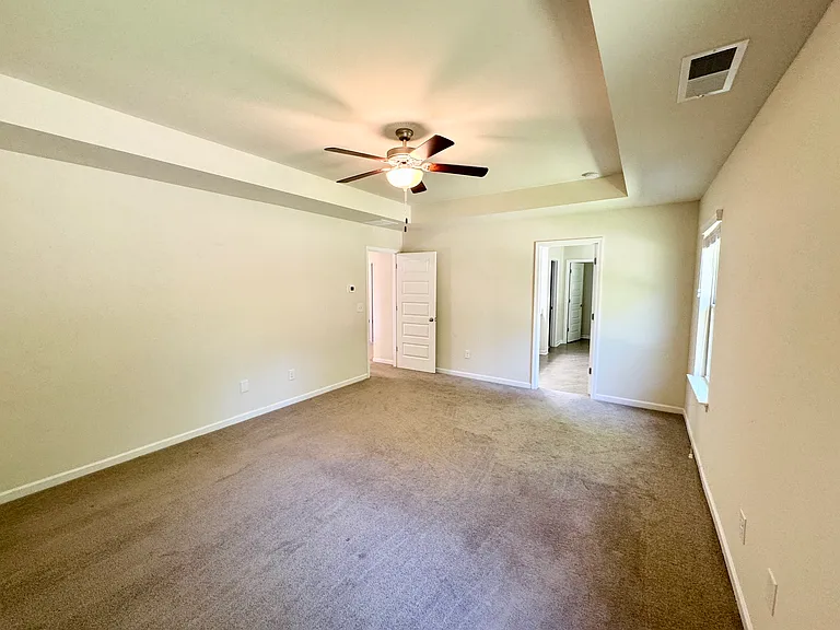 520 McGinnis Cir — Photo 11