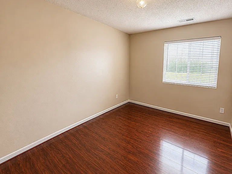 2610 Chatfield Dr — Photo 4