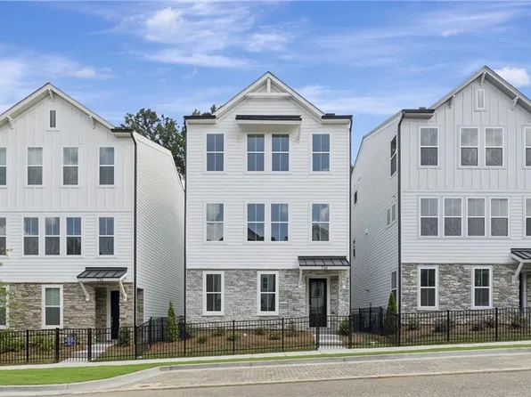736 Auguste Ave, Scottdale, GA 30079