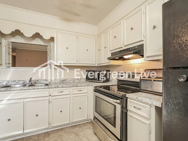 2211 Buckingham Dr — Photo 7