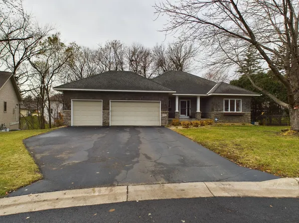 160 Hansen Ct, New Brighton, MN 55112