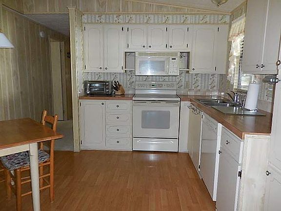 2nd image of 166 Big Oak Ln
