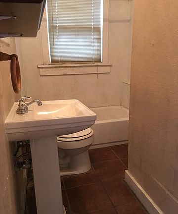 4th image of 1701 W Olmos Dr