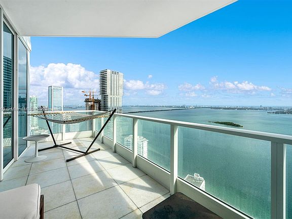 3rd image of 2020 N Bayshore Dr APT 4201