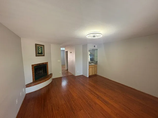 1425 E Desert Cove Ave #34 — Photo 2