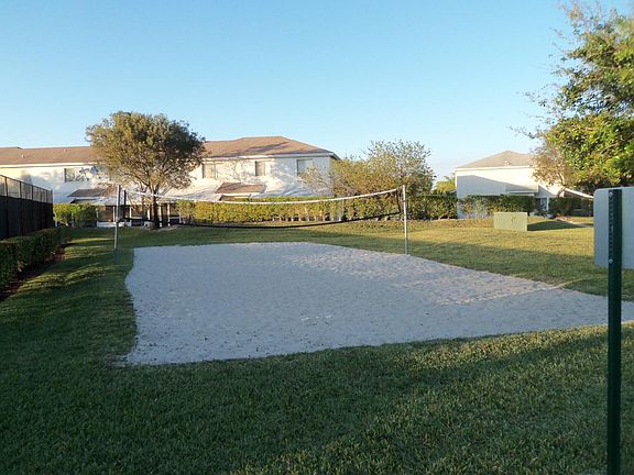 4th image of 1214 SW 46th Way