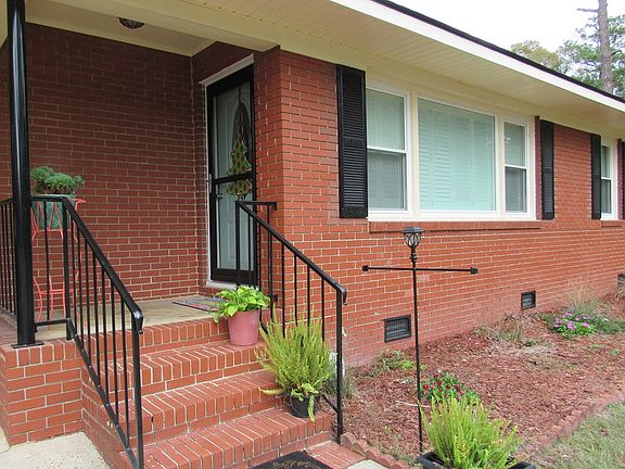 2nd image of 904 West Blvd