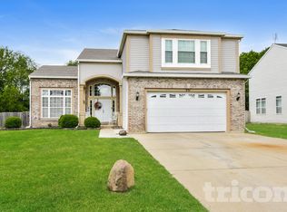 231 Paradise Pkwy, Oswego, IL 60543