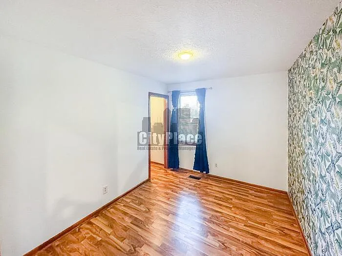 942 Fayette St — Photo 11