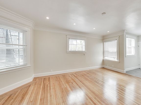 4th image of 1415 Clay St APT 3
