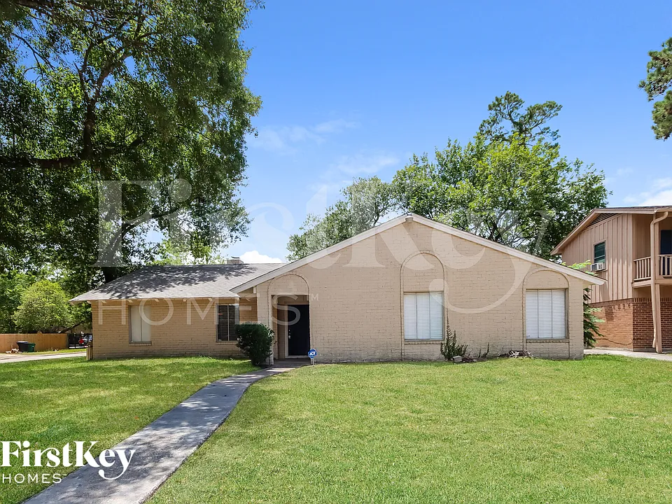 5603 Sheraton Oaks Dr