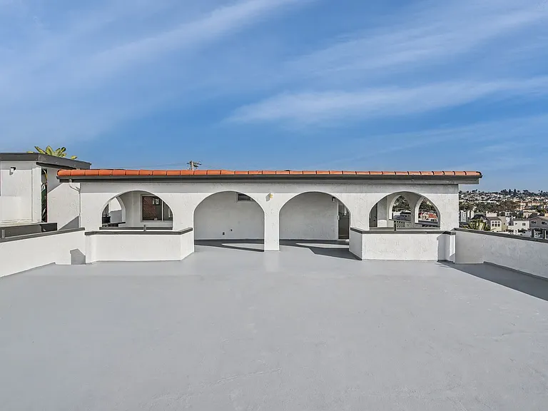 Monterey 1428 — Photo 37