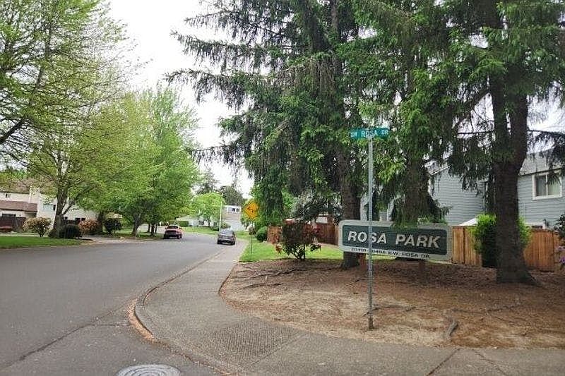 2nd image of 20474 SW Rosa Dr