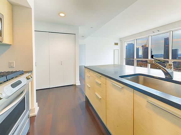 4th image of 350 W 42nd St APT 24M