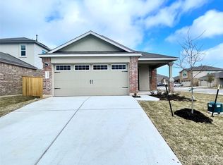 305 Milliner Loop, Hutto, TX 78634