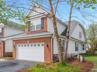 1022 Broadmoor Dr, Elgin, IL 60124