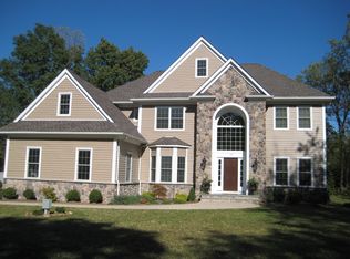 65 Stonehouse Rd, Basking Ridge, NJ 07920