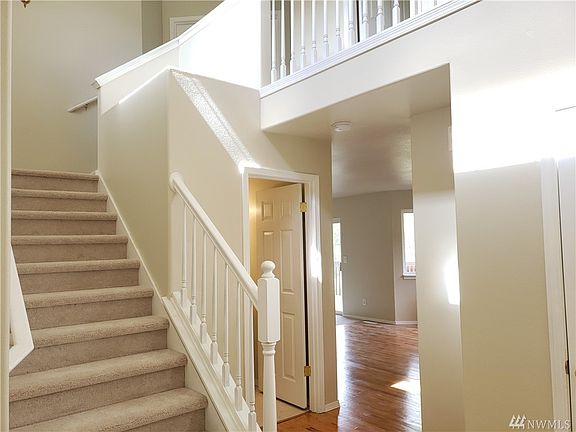 3rd image of 5007 Norpoint Way NE