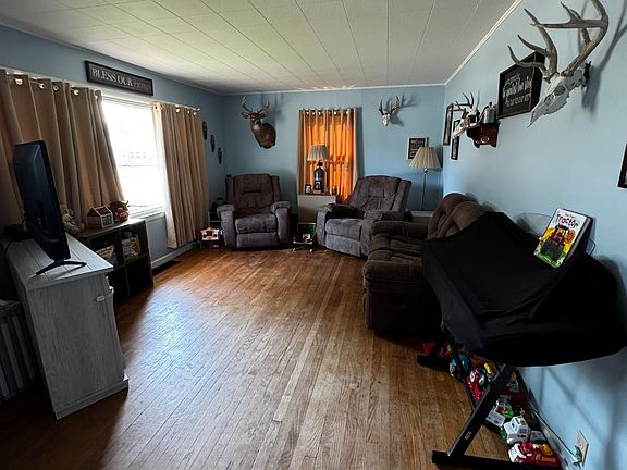 5th image of 926 Isett Ave