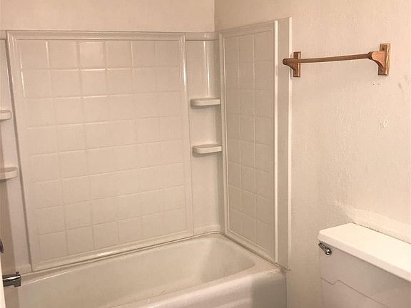 2nd image of 302 Patio Plz