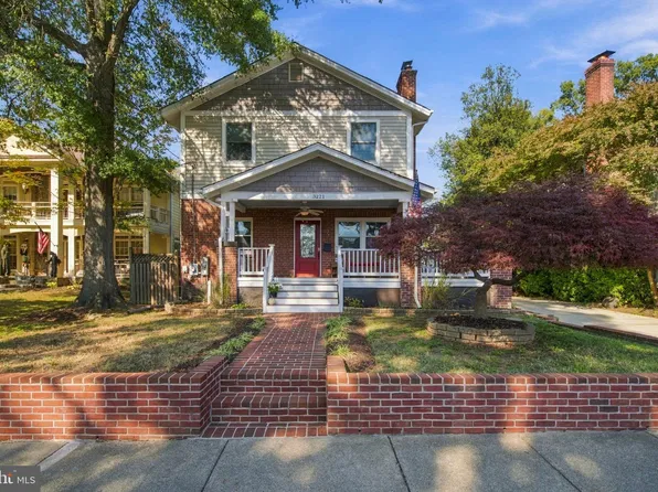 3221 N Pershing Dr, Arlington, VA 22201