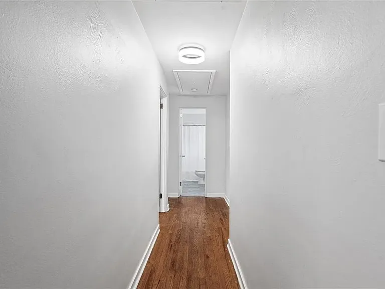 1423 Lakeside Dr — Photo 10