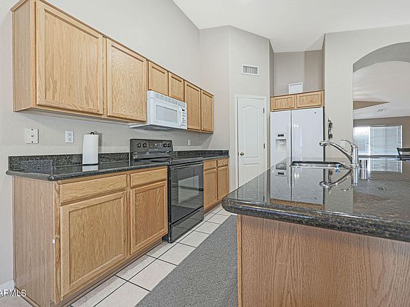 5th image of 5111 E CHARLESTON Avenue