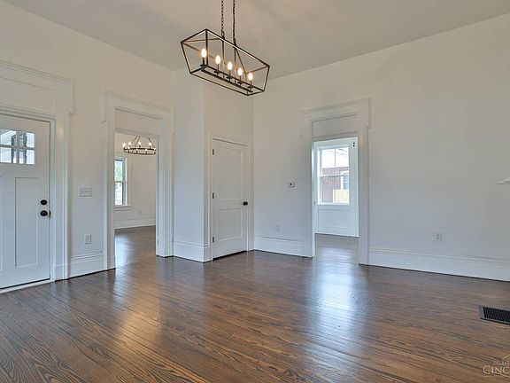 4th image of 203 S Bowles St