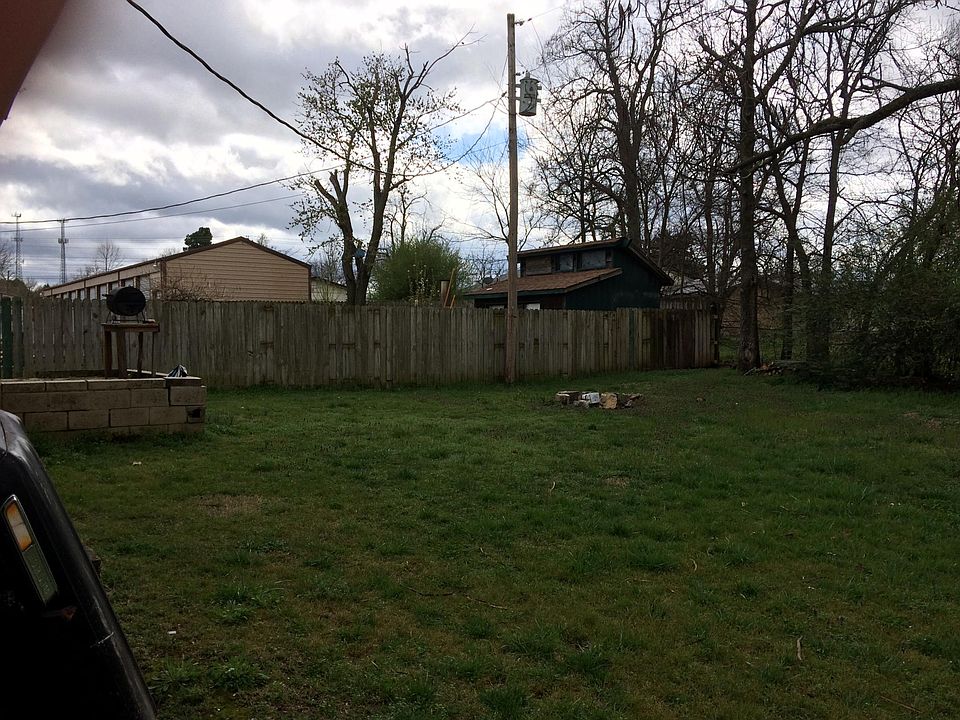 2nd image of 235 N Moccasin Ave