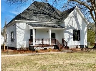 1934 Elizabeth St, Statham, GA 30666