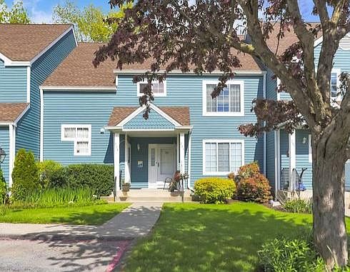 1st image of 204 Ashbury Way