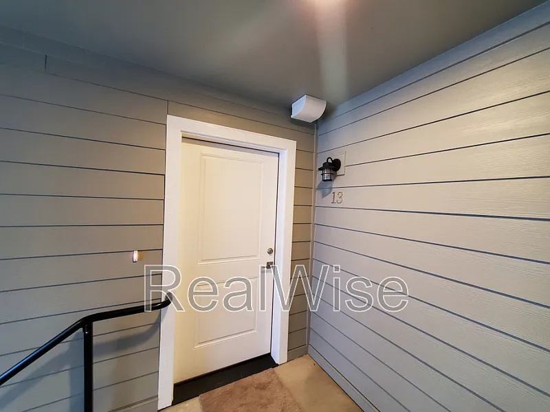 2 bed, 2.0 bath, $1,495 — Photo 2