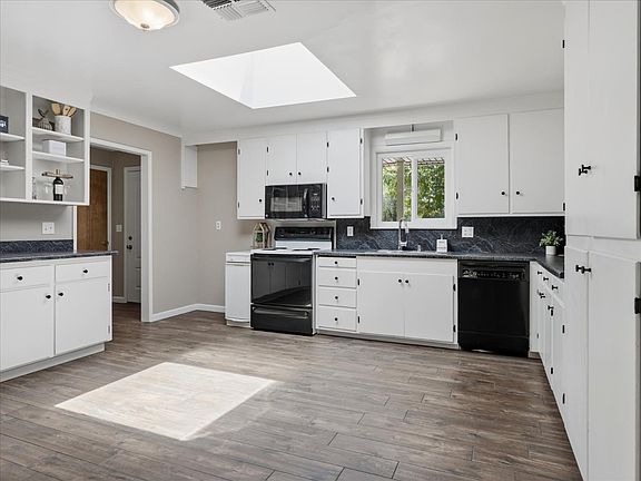 5th image of 49020 Manzanita Rd