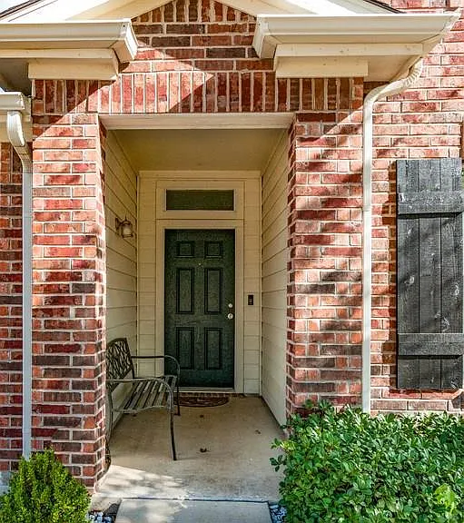8532 Minturn Dr — Photo 2