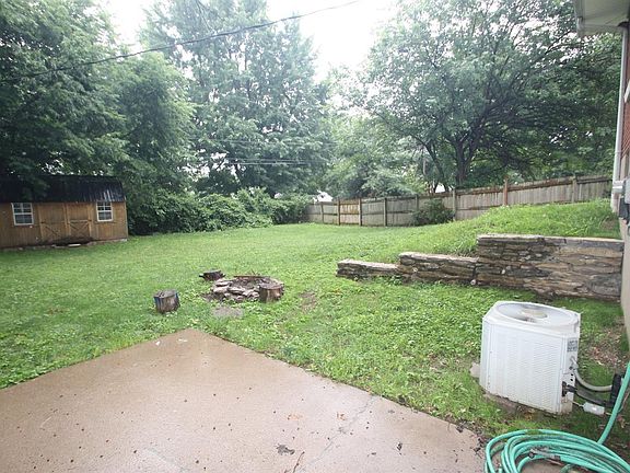 5th image of 1927 Cherry Ct