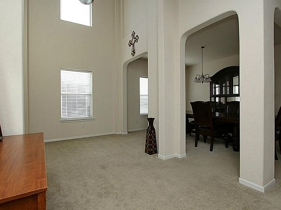 Extended Entry with Arches into the Dining Room
