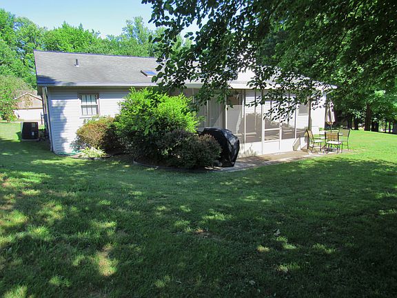 4th image of 1410 Sandalwood Ct