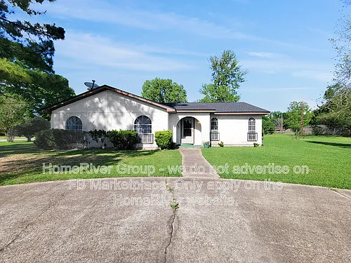 2295 Chester St Photo 1