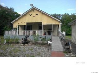 3 Cardinal Dr, Warsaw, NY 14569