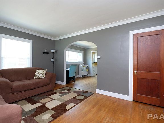 4th image of 604 E Corrington Ave