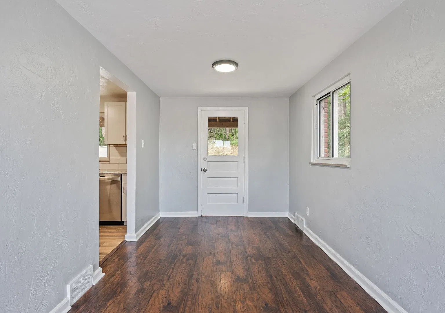 Recently Renovated 2 Bed, 1 Bath Home - Off-Street Parking, Central Ac & Heat -Ready To Move In!! — Photo 3