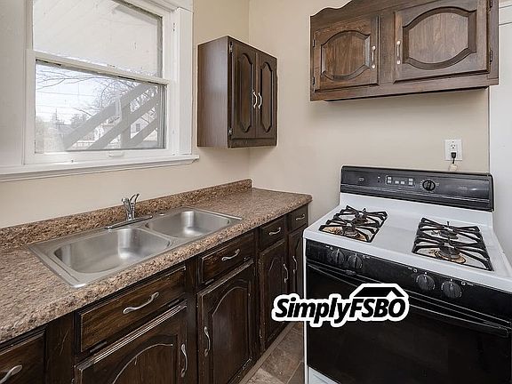 2nd image of 2526 23rd Ave