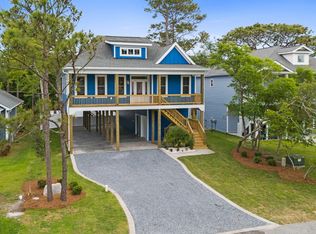 226 NE 64th St, Oak Island, NC 28465