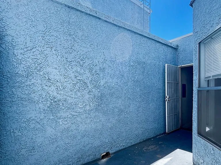 9939 Topanga Canyon Blvd — Photo 29